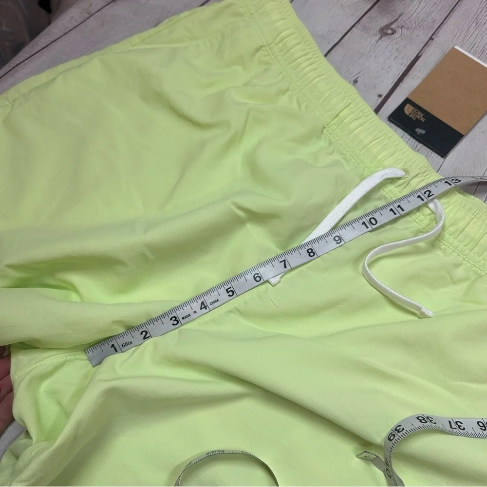 NWT The North Face action short 2.0 astro lime Shorts sz XXL outdoor sportswear